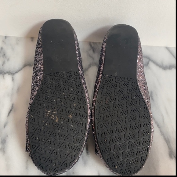 Joe Fresh girls slip on - Picture 2 of 4